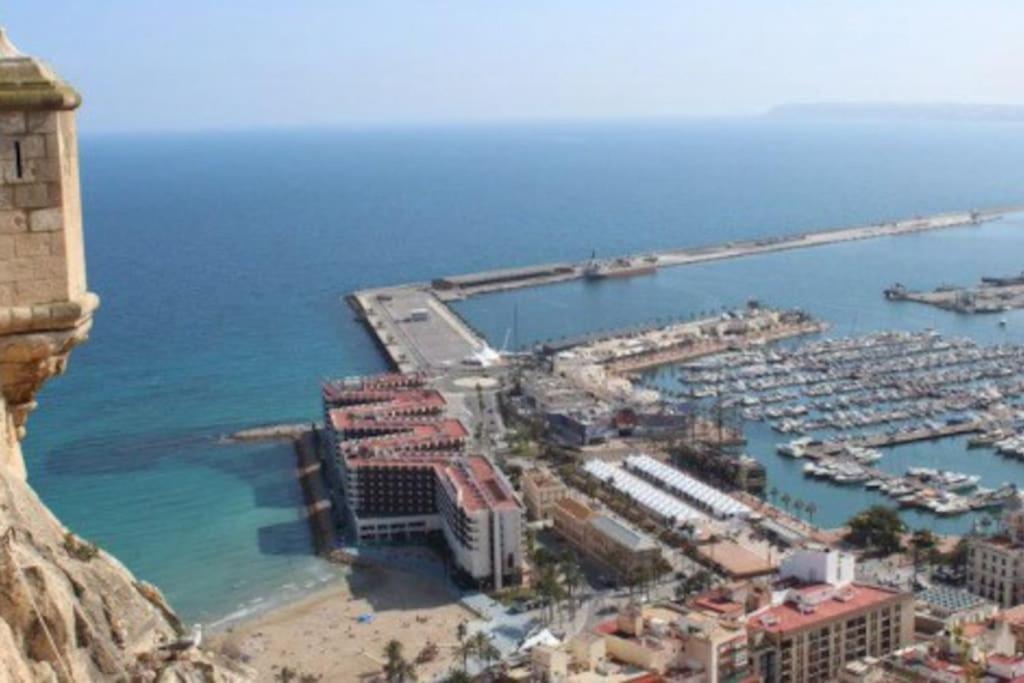 Bright Flat With View To The Castle And The Museum Apartment Alicante Bagian luar foto